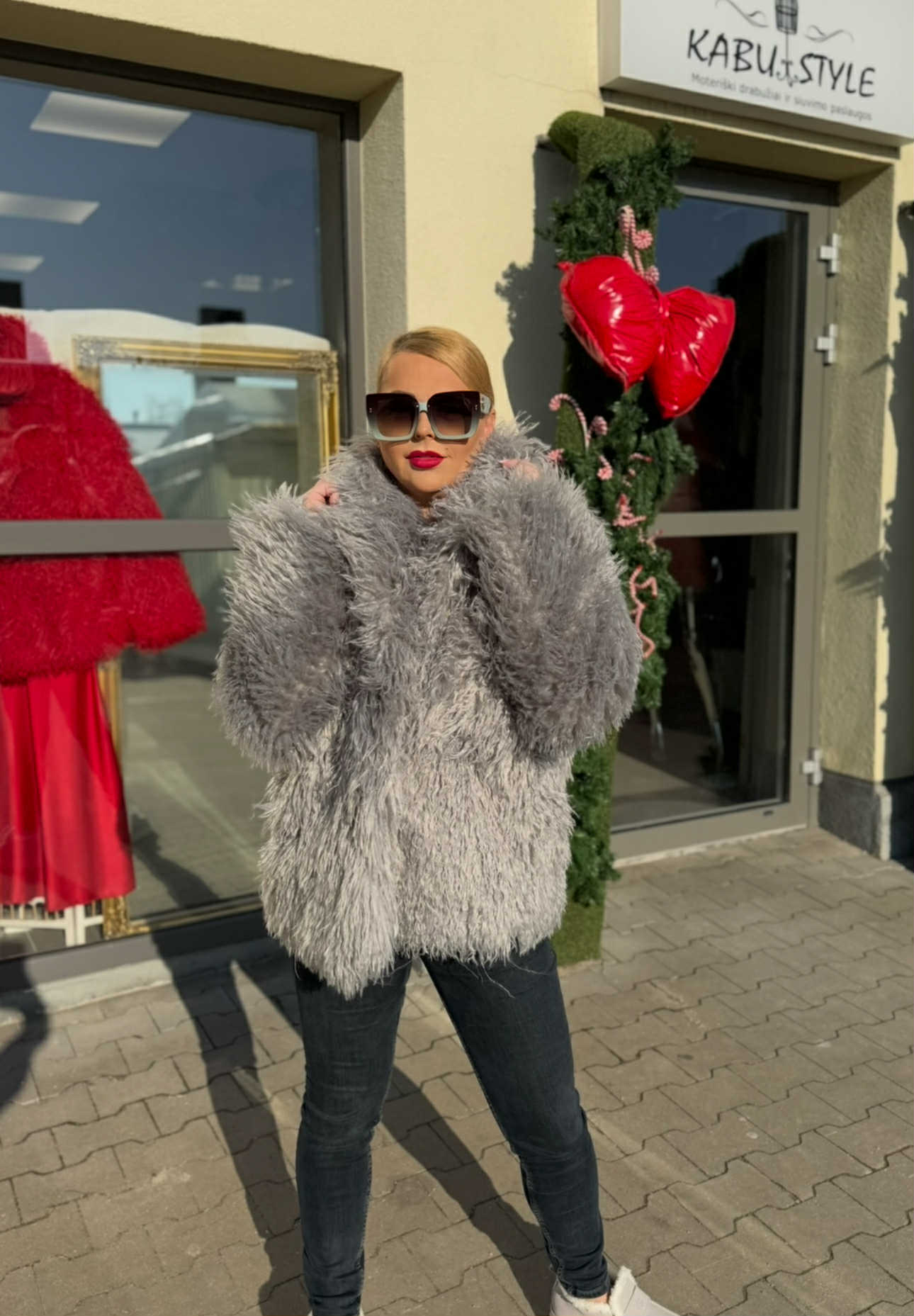 Pilki lamos kailinukai