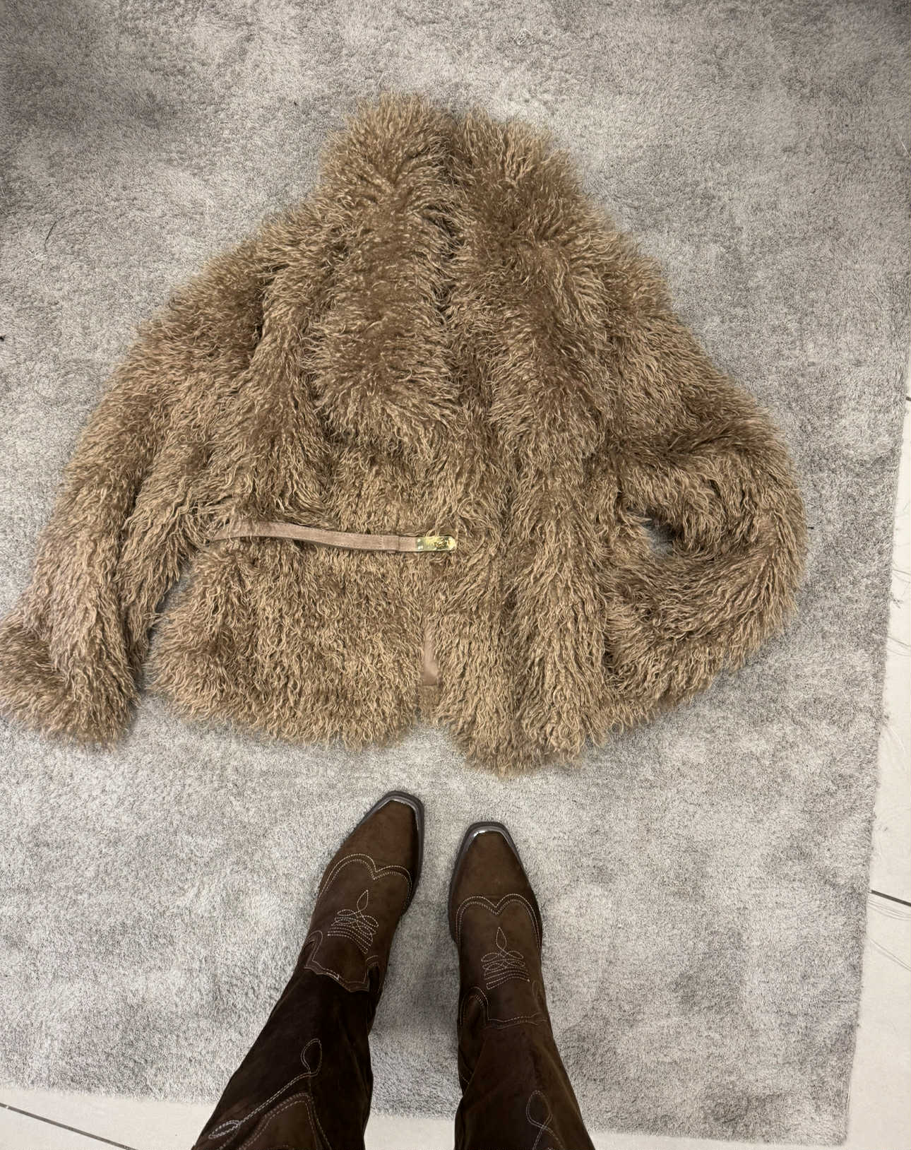 Stilingi smėlio lamos kailinukai